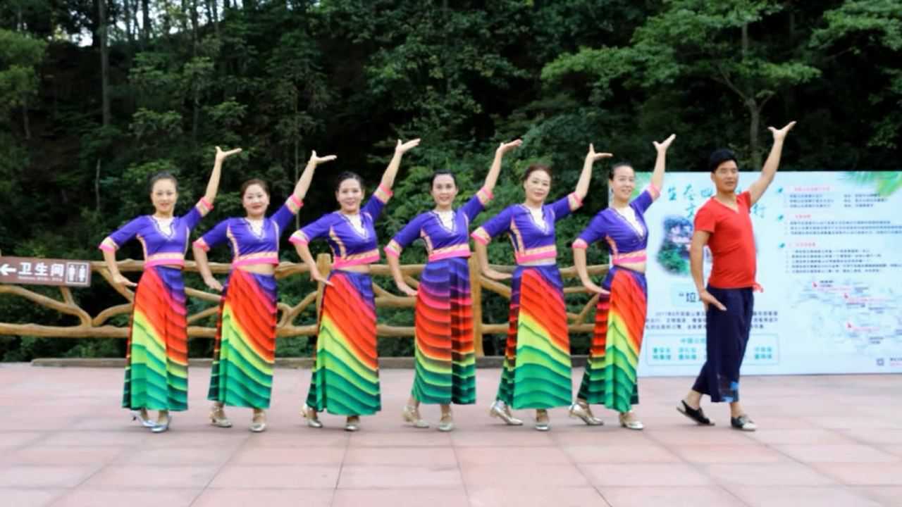 最新傣族广场舞,与自然共舞,内心平和的追寻