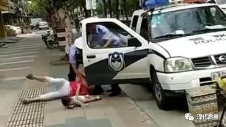 抱摔民警事件,理解与反思的维度分析