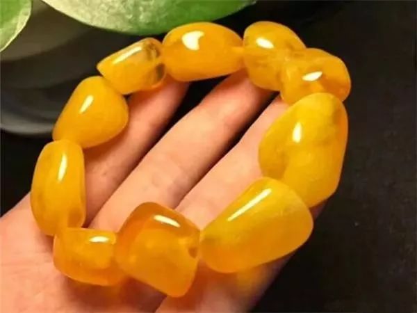 蜜蜡最新造假，揭示与友情的奇妙关联