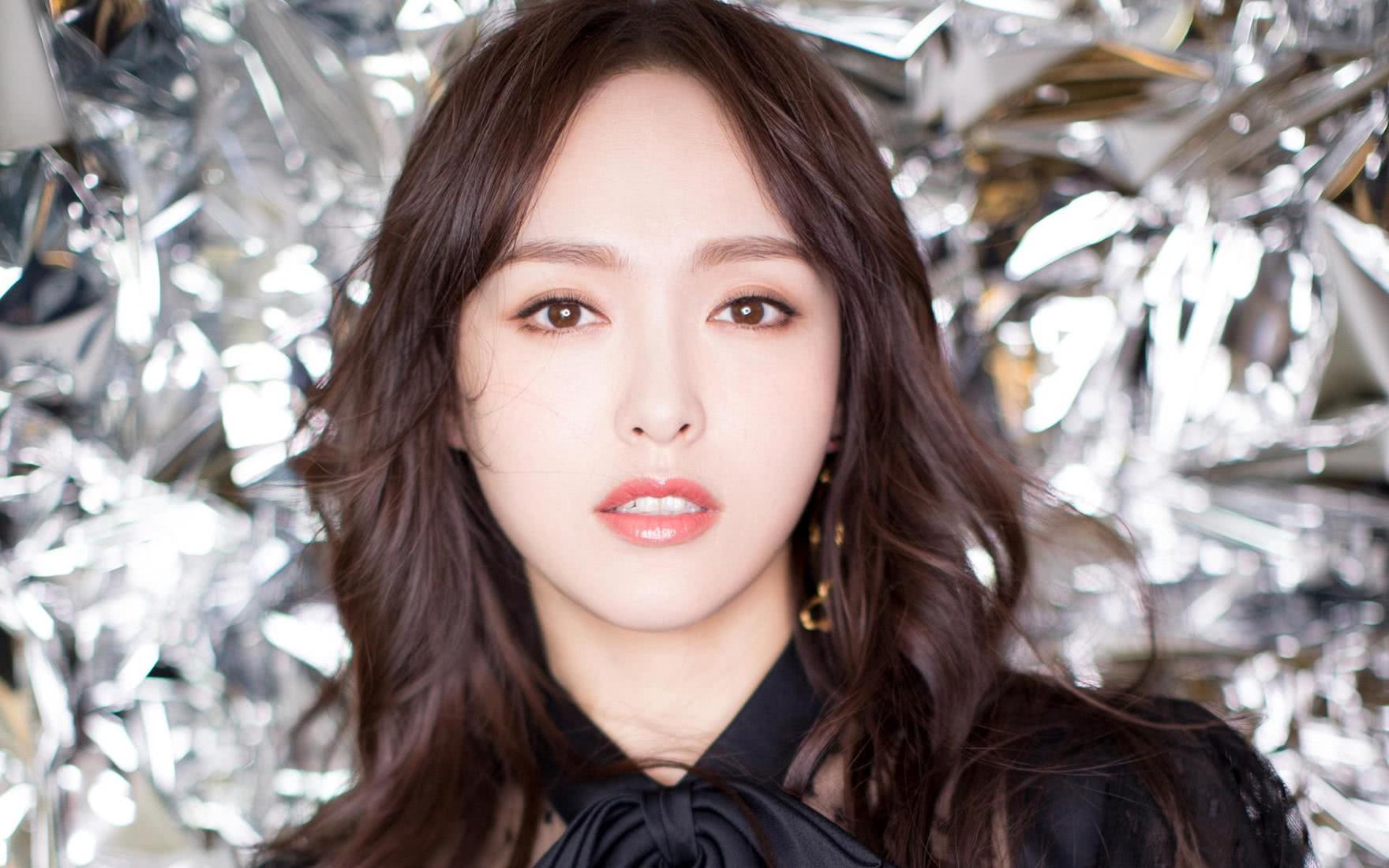 唐嫣最新壁纸,展现自信与成就感的魅力之源