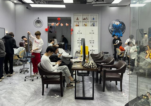 美发潮店全新经营模式揭秘,引领潮流的秘诀大公开???