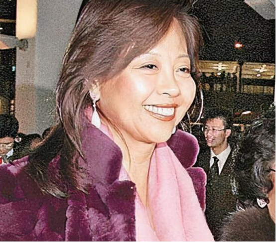 罗艳芳最新动态，揭开面纱下的新篇章揭秘