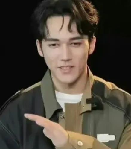 最新牵手舞,社交现象的深度解析与探讨