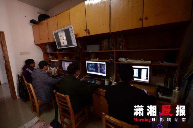 探索隐藏小巷宝藏，最新式网吧的独特环境体验