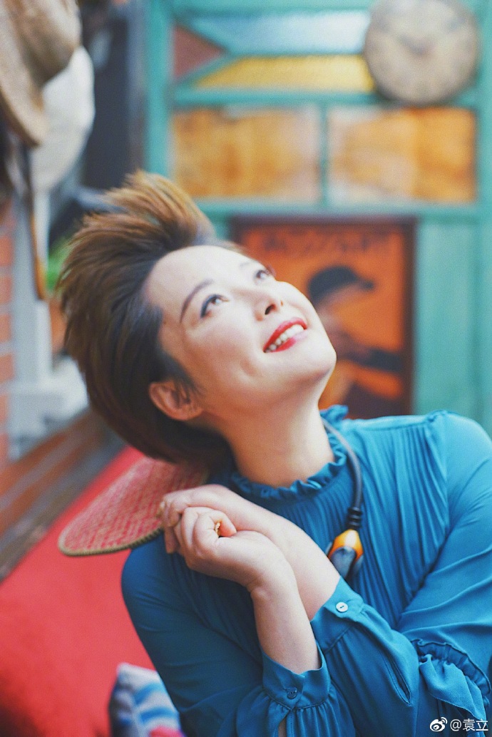 袁立最新演讲，聚焦社会热点，传递正能量之声