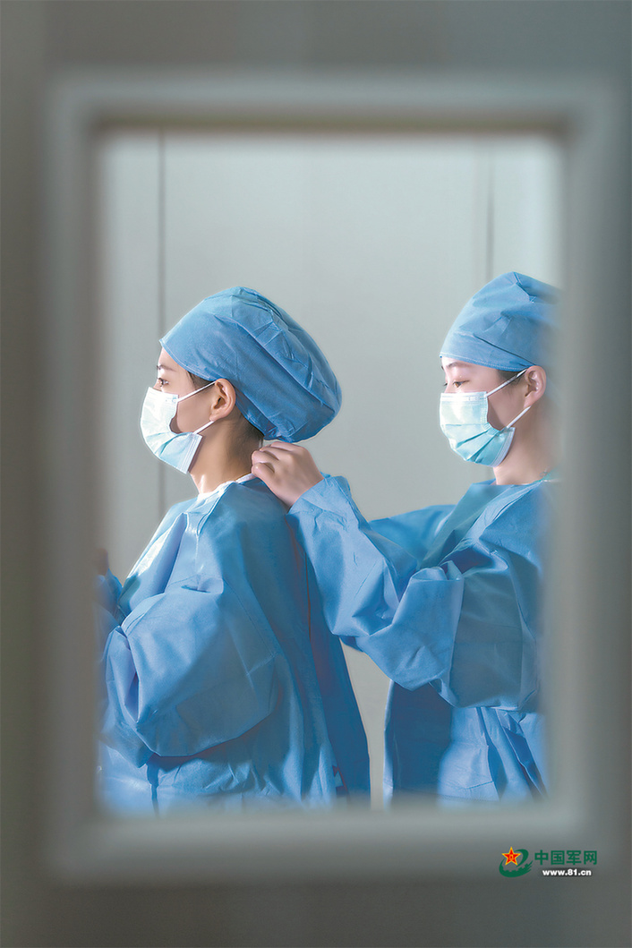 2024澳门六开彩开奖结果查询,快速解答方案设计_桌面款12.613