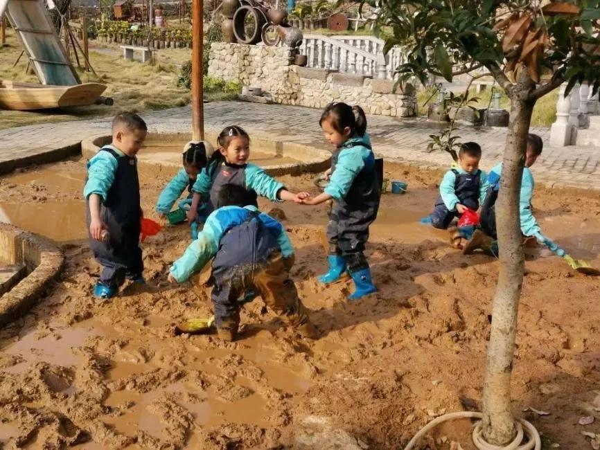 探索特色小店奇妙之旅，最新游戏推广与小巷隐藏宝藏揭秘