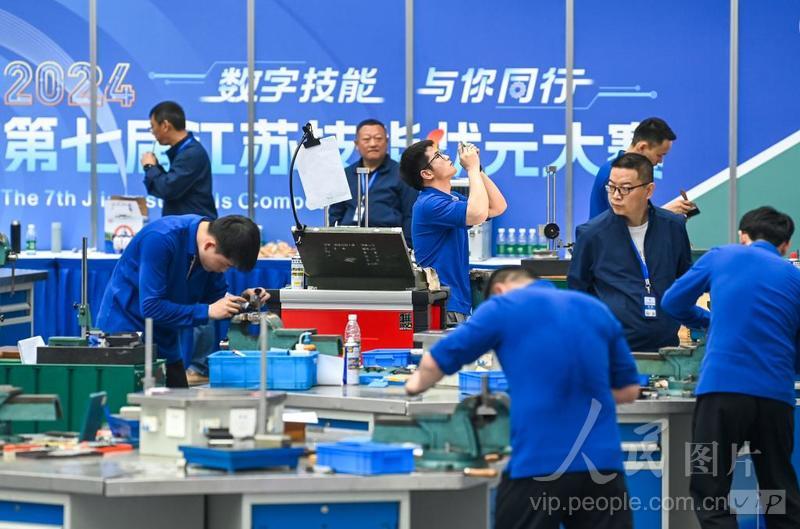 2024新奥精准资料大全,政策解答精准全面_移动版18.689