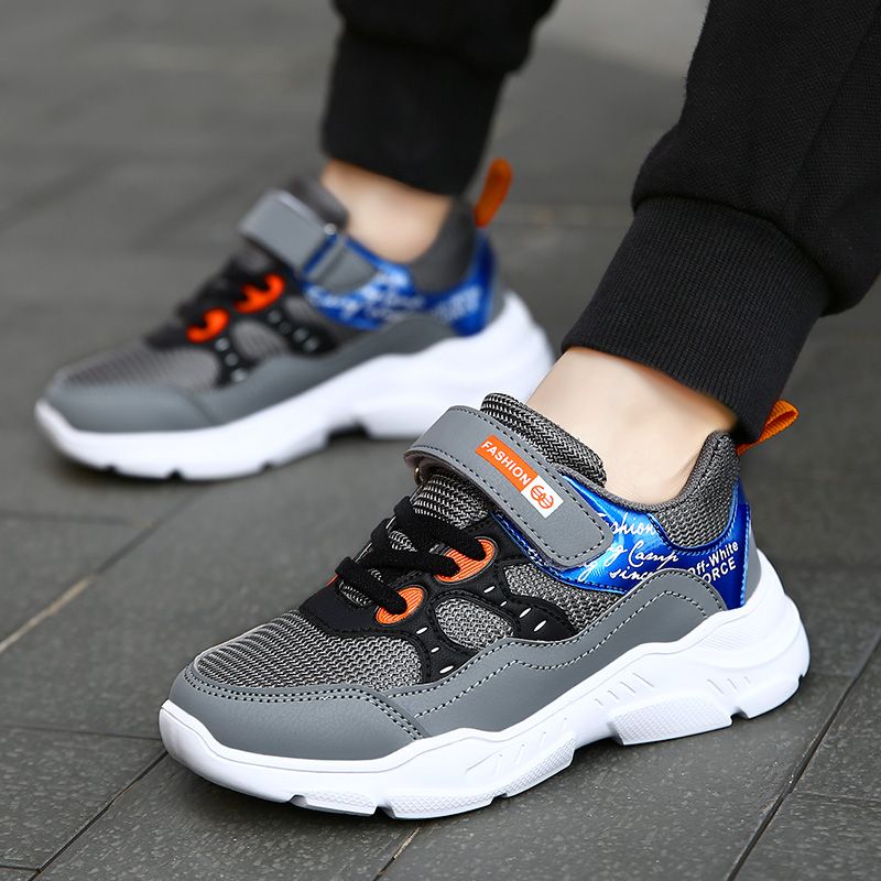 最新秋款童鞋，自信步伐，智慧之光闪耀每一步