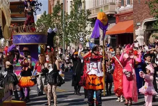 变装乐园最新风尚,小巷深处的时尚秘密揭秘