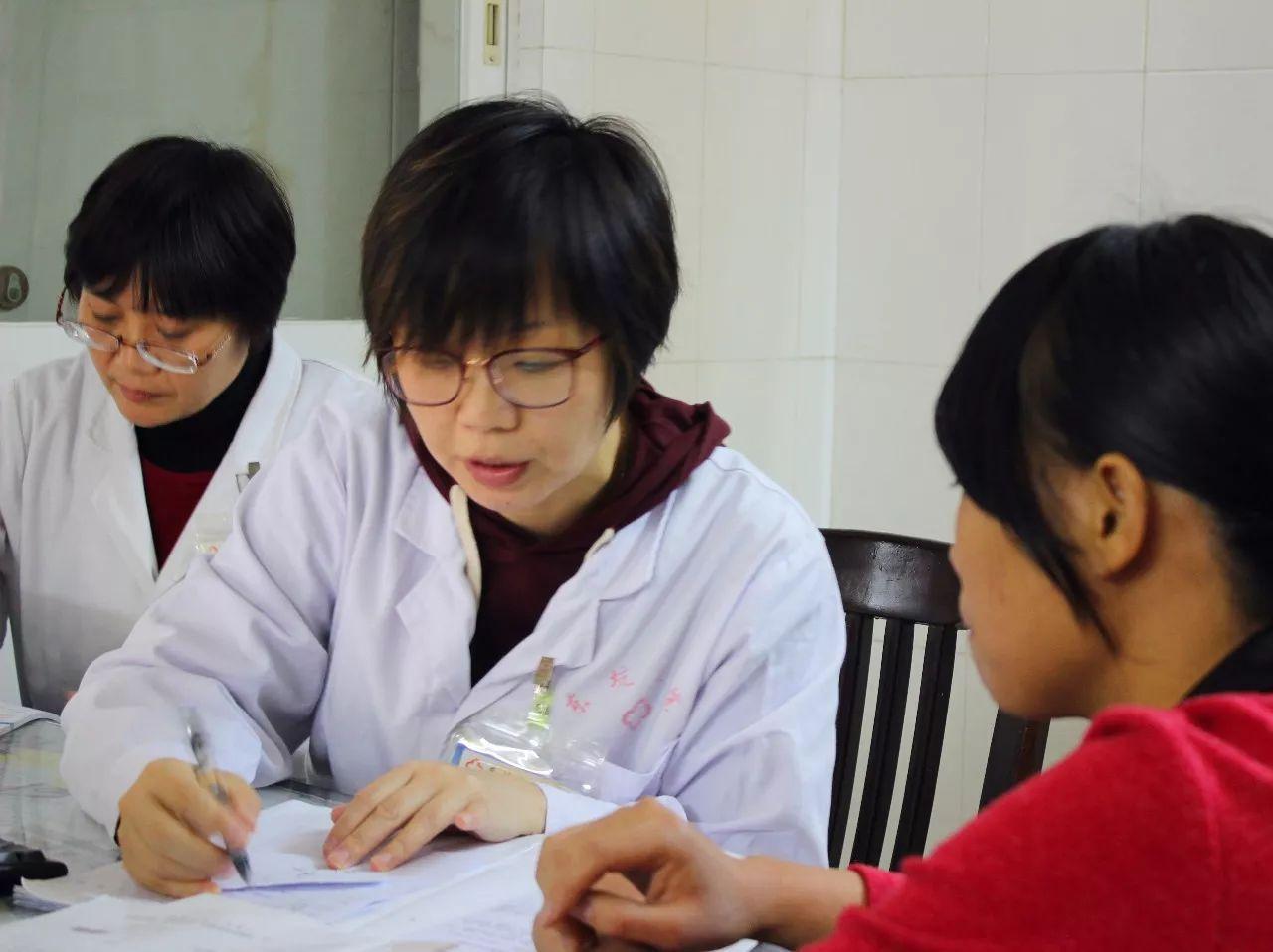 出生斤两最新趣事,笑料与温情并存的瞬间