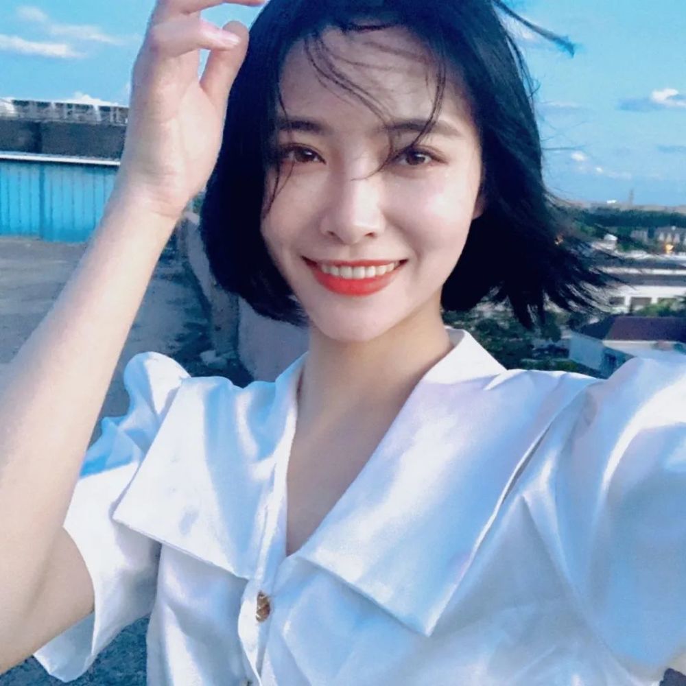 许佳琪最新,许佳琪最新动态,美出圈的新风尚!