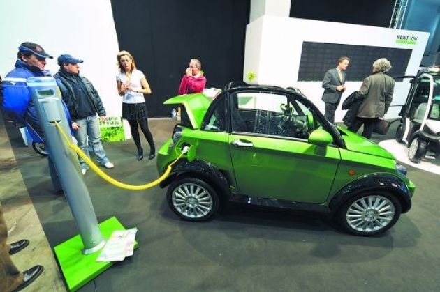 新能源电动车价格深度解析与观点阐述