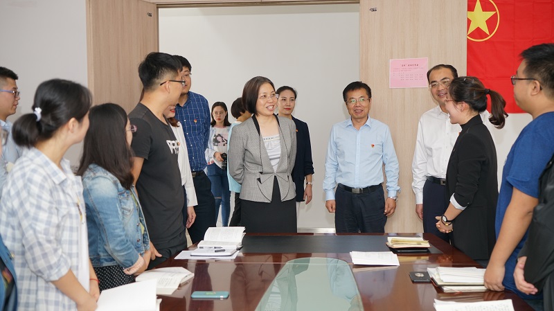 团中央汪鸿雁最新动态揭秘,探寻小巷中的隐藏美食宝藏之旅