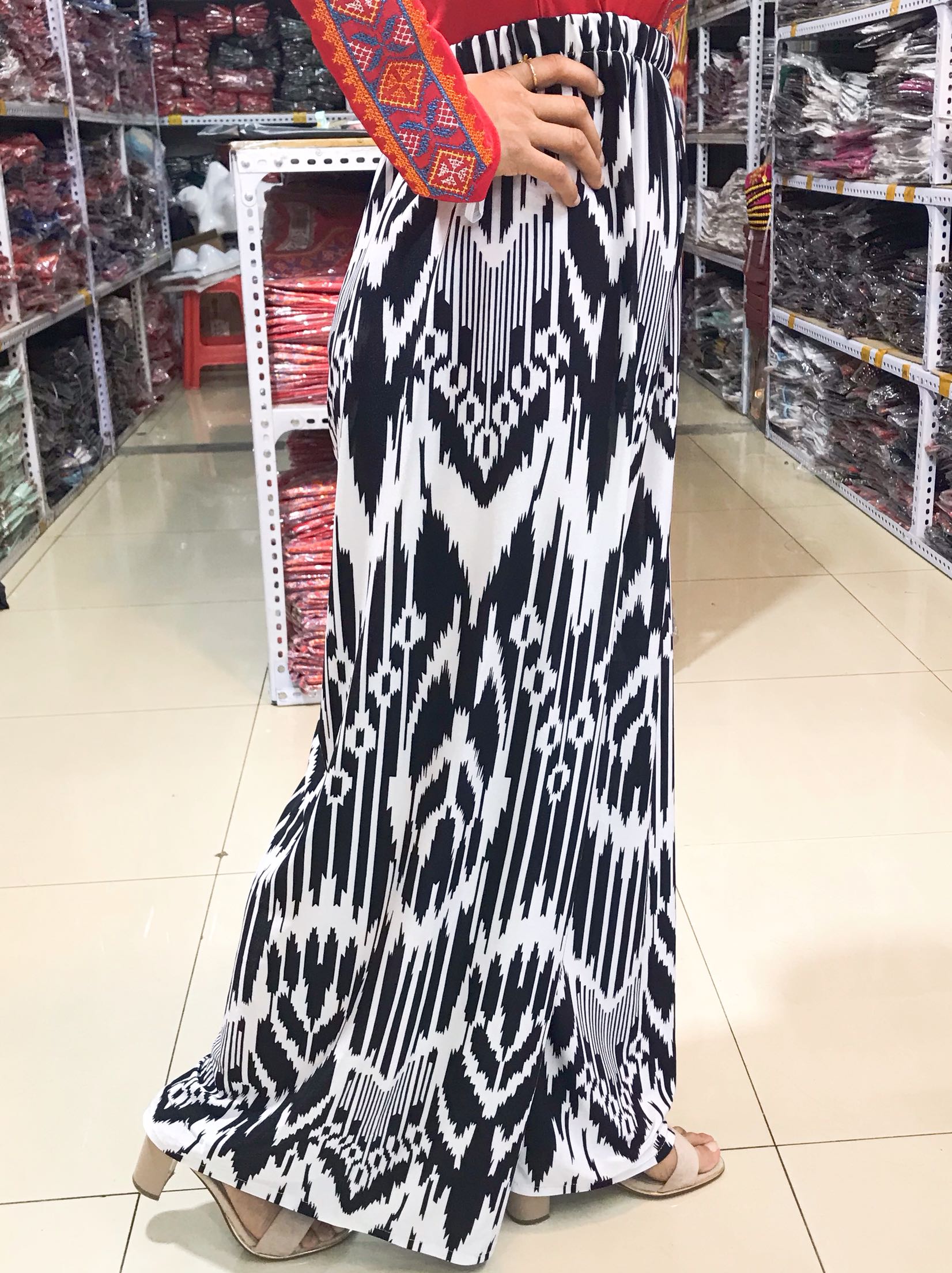 艾德莱斯新款裙子,时尚与传统的完美交融,展现独特魅力