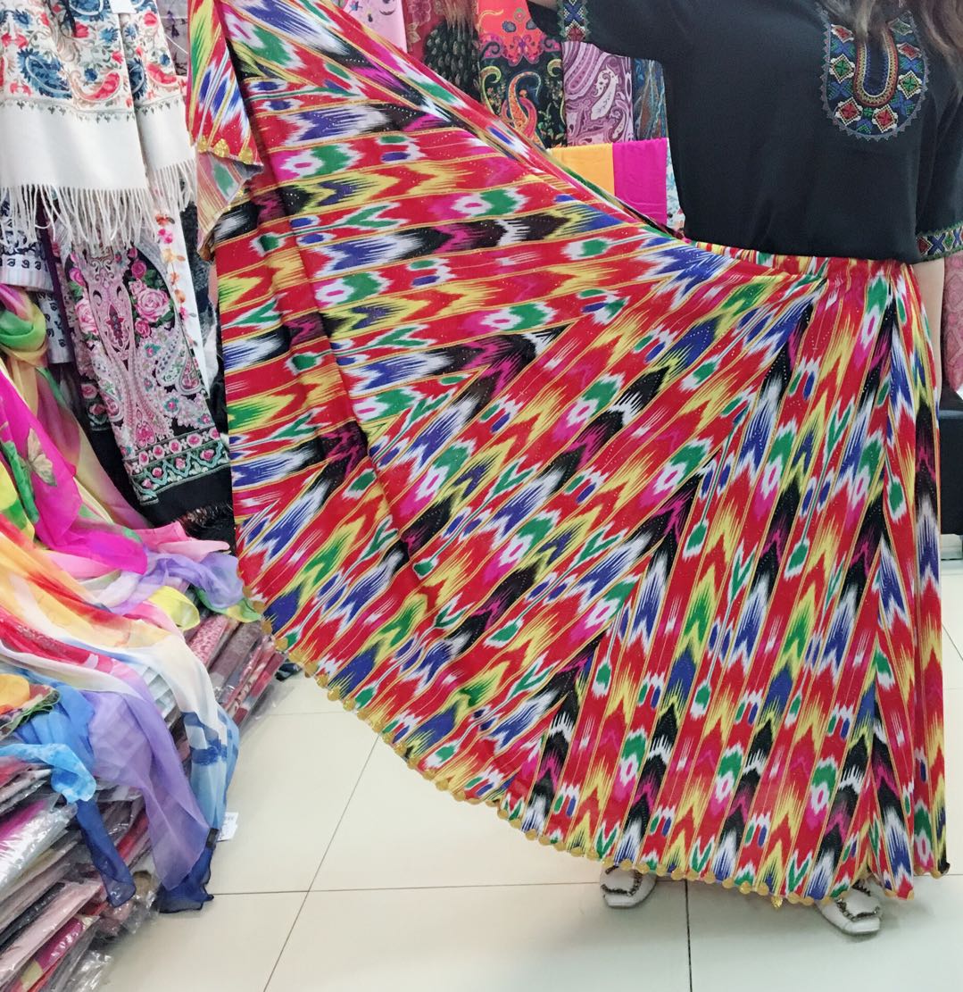 艾德莱斯新款裙子,时尚与传统的完美交融,展现独特魅力