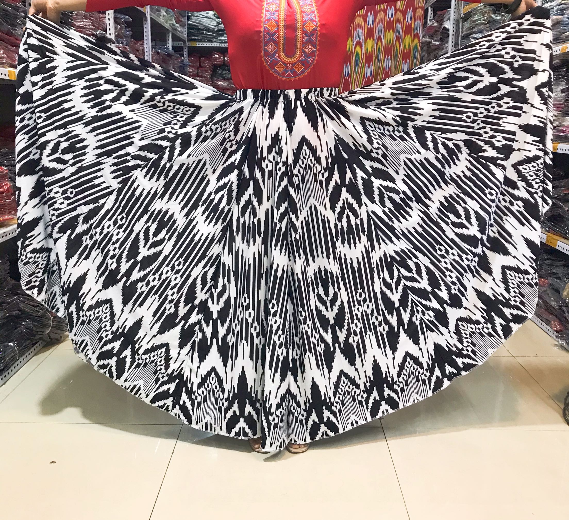 艾德莱斯新款裙子,时尚与传统的完美交融,展现独特魅力