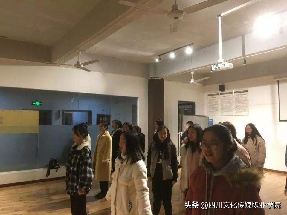 最新幼儿手语舞蹈集锦，舞动传递友情与爱