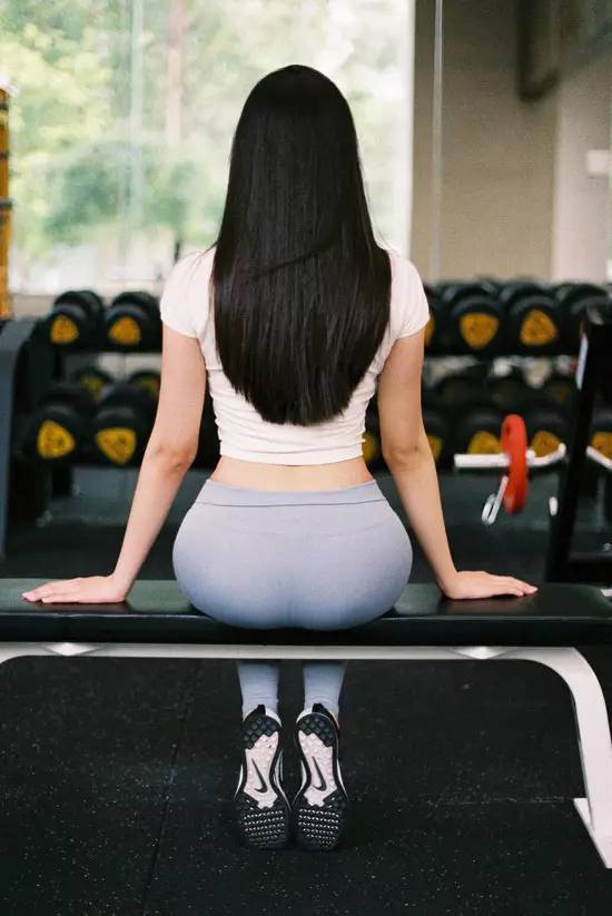 科技新品重塑生活体验，动漫臀引领潮流之选