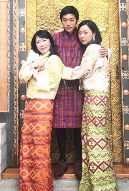 逆境重生与逆袭,弃少归来风采再现的故事