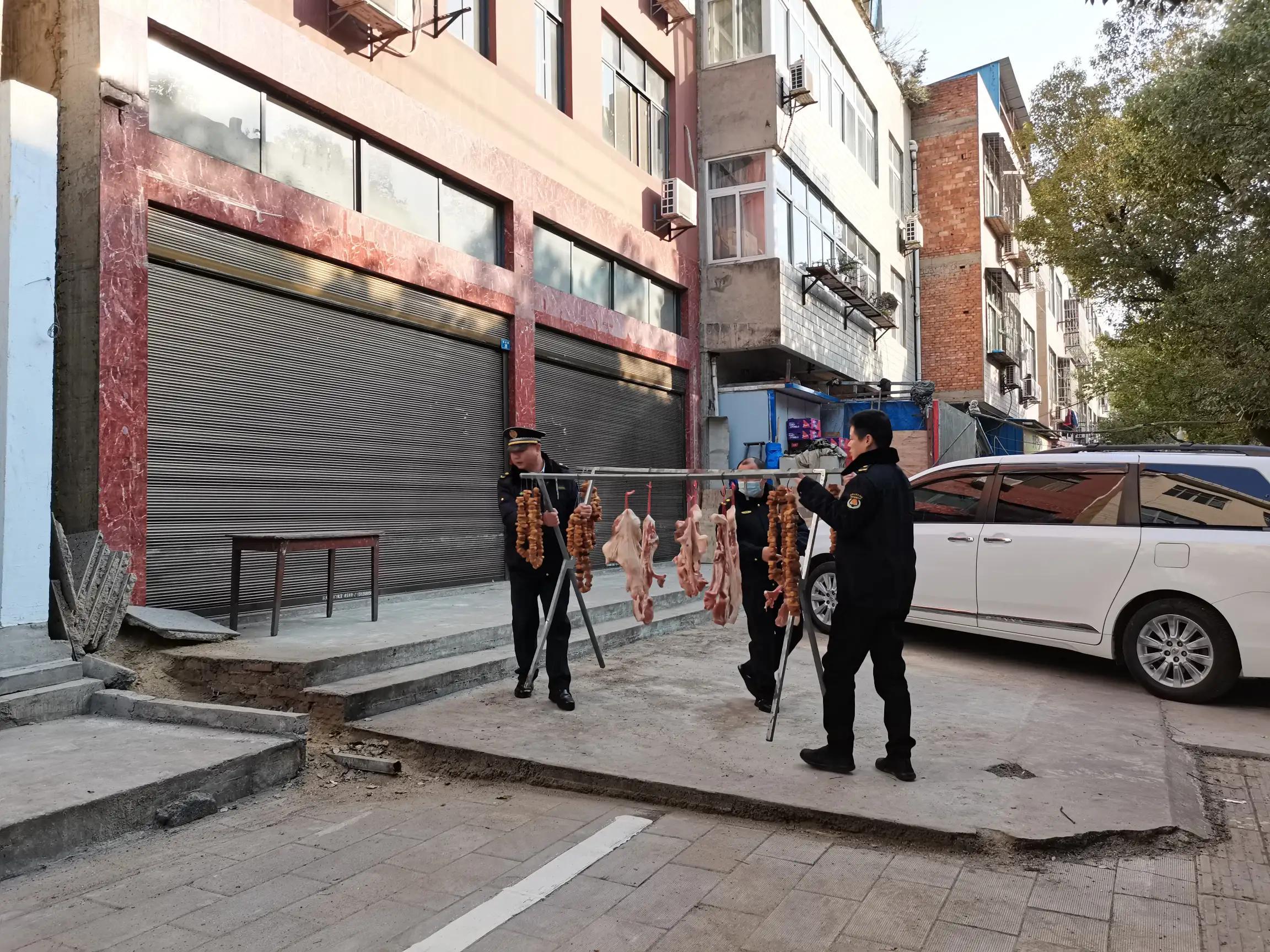 云梦靓坊女装新款上市，时尚选购指南