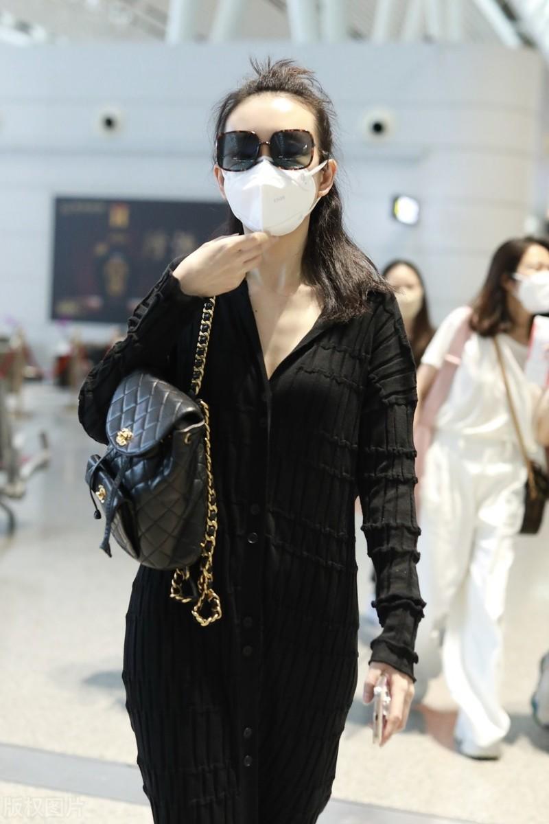 王鸥最新男人装杂志,小巷深处的独特风尚之美