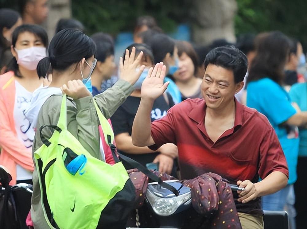 最新中考成绩揭晓，轻松查询与解读成绩的方法指南