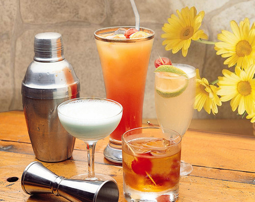 夏日冷饮狂欢派对，最新饮品潮流大揭秘??