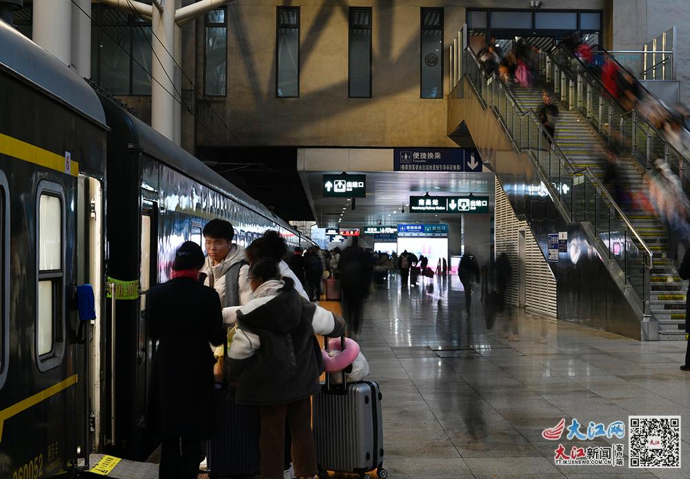 南昌火车停运最新资讯，一趟停运中的温暖友情之旅