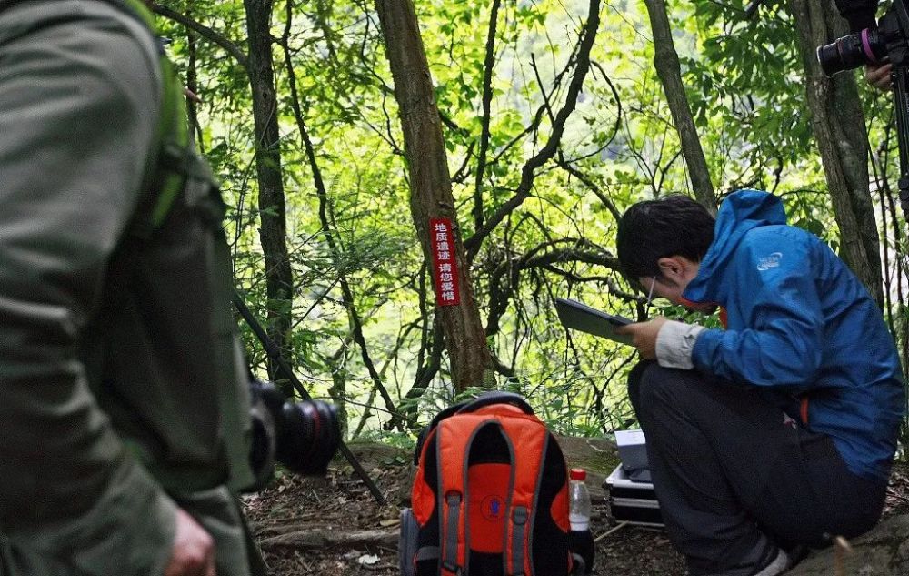 小天最新探险地，亲情与欢笑的奇妙旅程