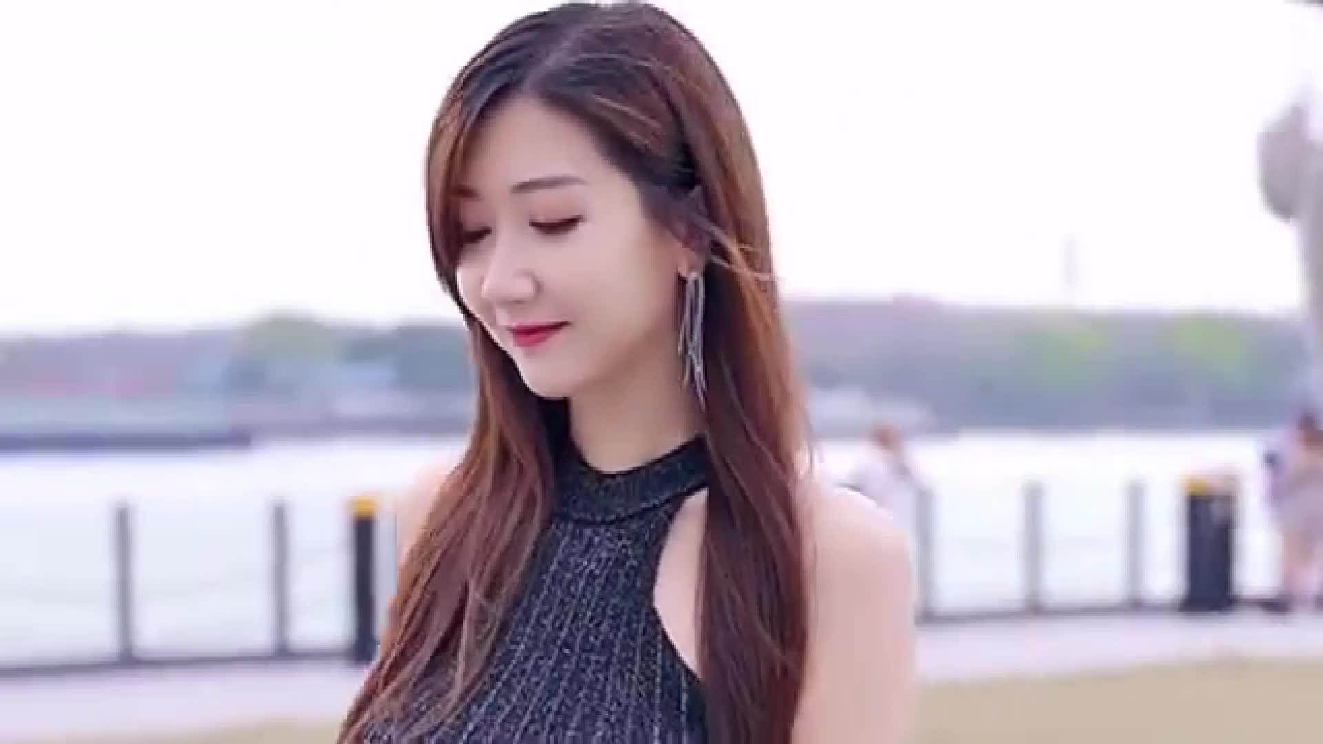 美女姐姐最新章节,美女姐姐最新章节,小巷深处的特色小店探秘