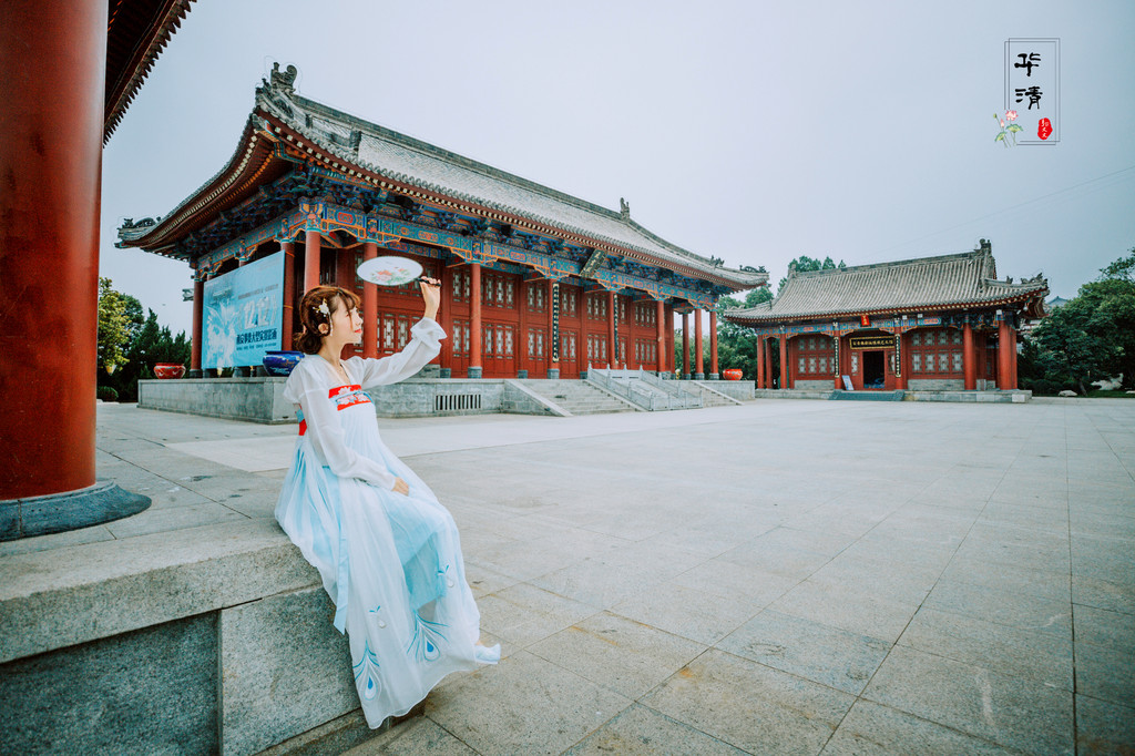 千媚宫最新高科技产品亮相，引领时代潮流