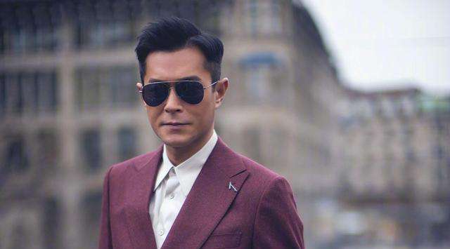 普通人如何踏上明星之路，挑战与机遇的征途