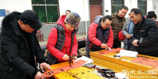 宝鸡演员与高科技产品的融合，未来科技力量的体验之旅