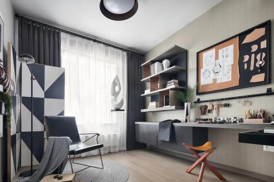 现代多功能黑板,点亮学习之光,引领变革之舞