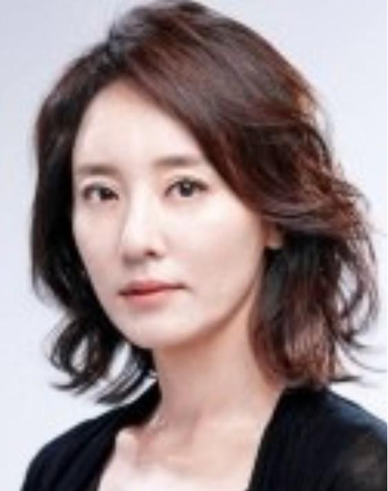 姓尹的演员，星光熠熠照耀娱乐圈！