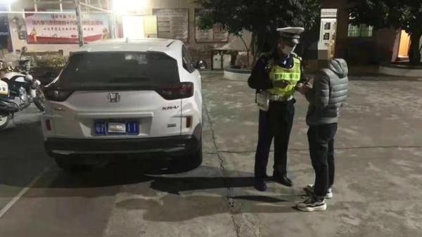 深圳车牌价格行情,自然美景探索之旅的附加价值揭秘