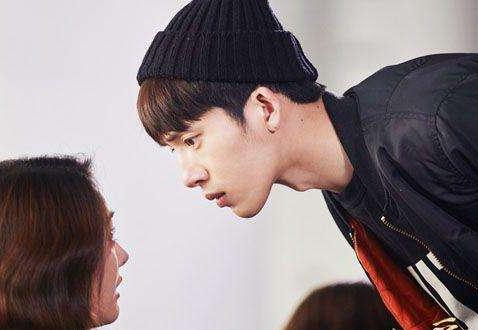 郑爽电视剧的魅力之旅，影视深处的巷弄与隐藏小店的奇妙之旅