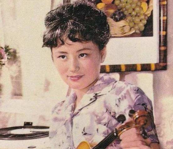 如何成为演员，路径、挑战与个人观点分析