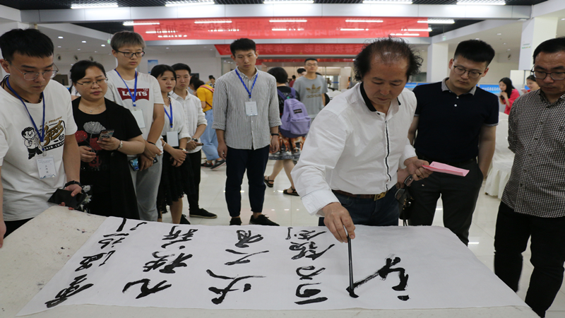 大学书法比赛,传统艺术的青春风采闪耀时代篇章