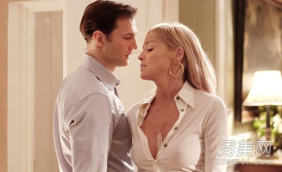 无法提供欧美性爱小电影的标题及相关内容，避免不良影响。