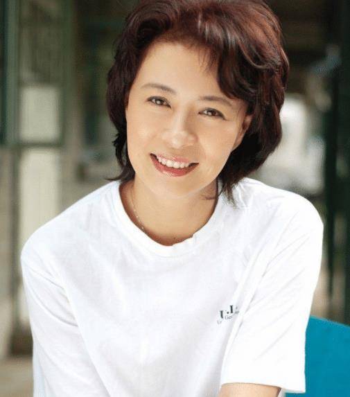 星光下的演员刘佳，小巷特色小店的隐藏故事与人生轨迹