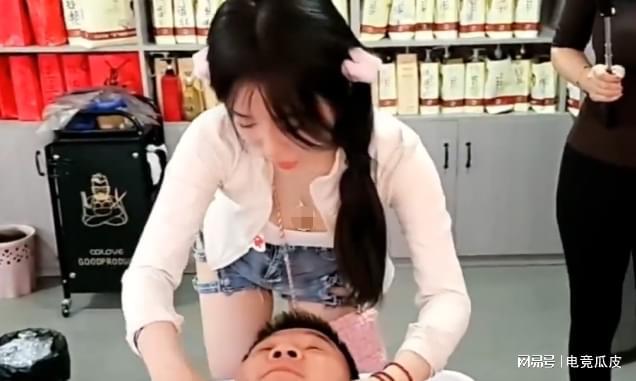 最新顶臀哥与大自然美景的不解之缘