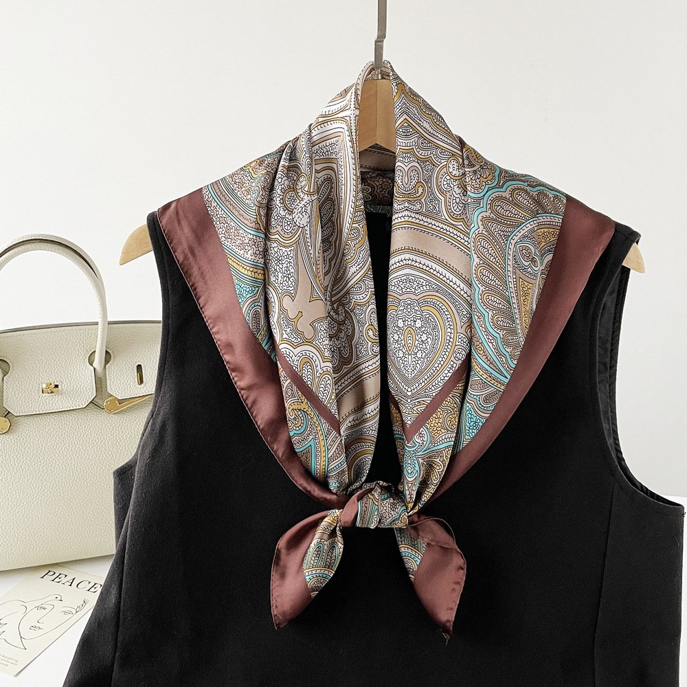 新款丝巾推荐,时尚潮流的细致演绎与演绎风采