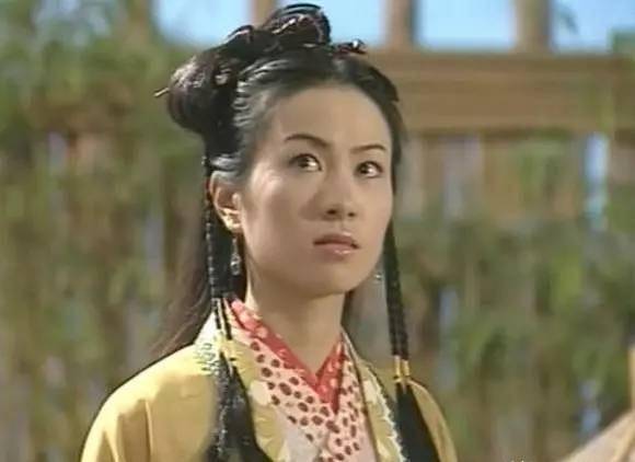 香港古装女演员的五彩日常风采展示