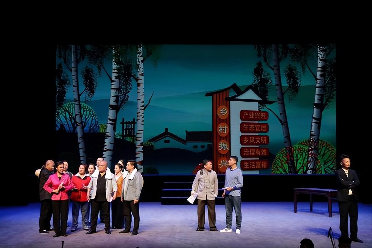 李通演员，小巷深处的魅力与美食宝藏探索