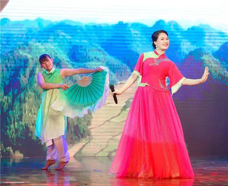 科技赋能传统民歌,女生比赛演唱精选曲目