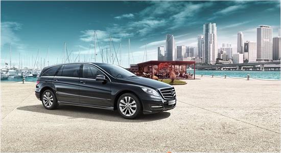 奔驰R级2025款,与自然美景的绝妙相遇,心灵旅行启程新篇章