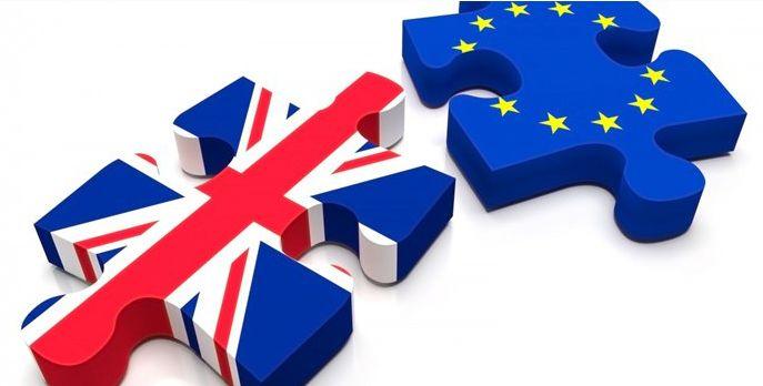 英国脱欧最新进展与小巷英伦风情小店揭秘