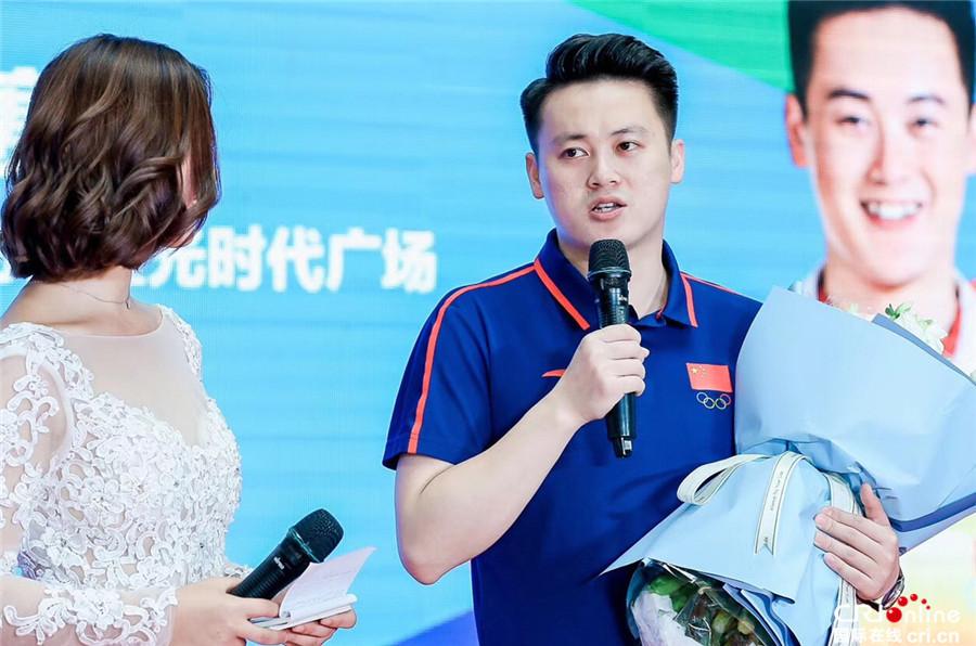 跳跃中的童年梦想!小红书分享少儿蹦床比赛视频